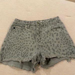 KanCan Jean shorts medium